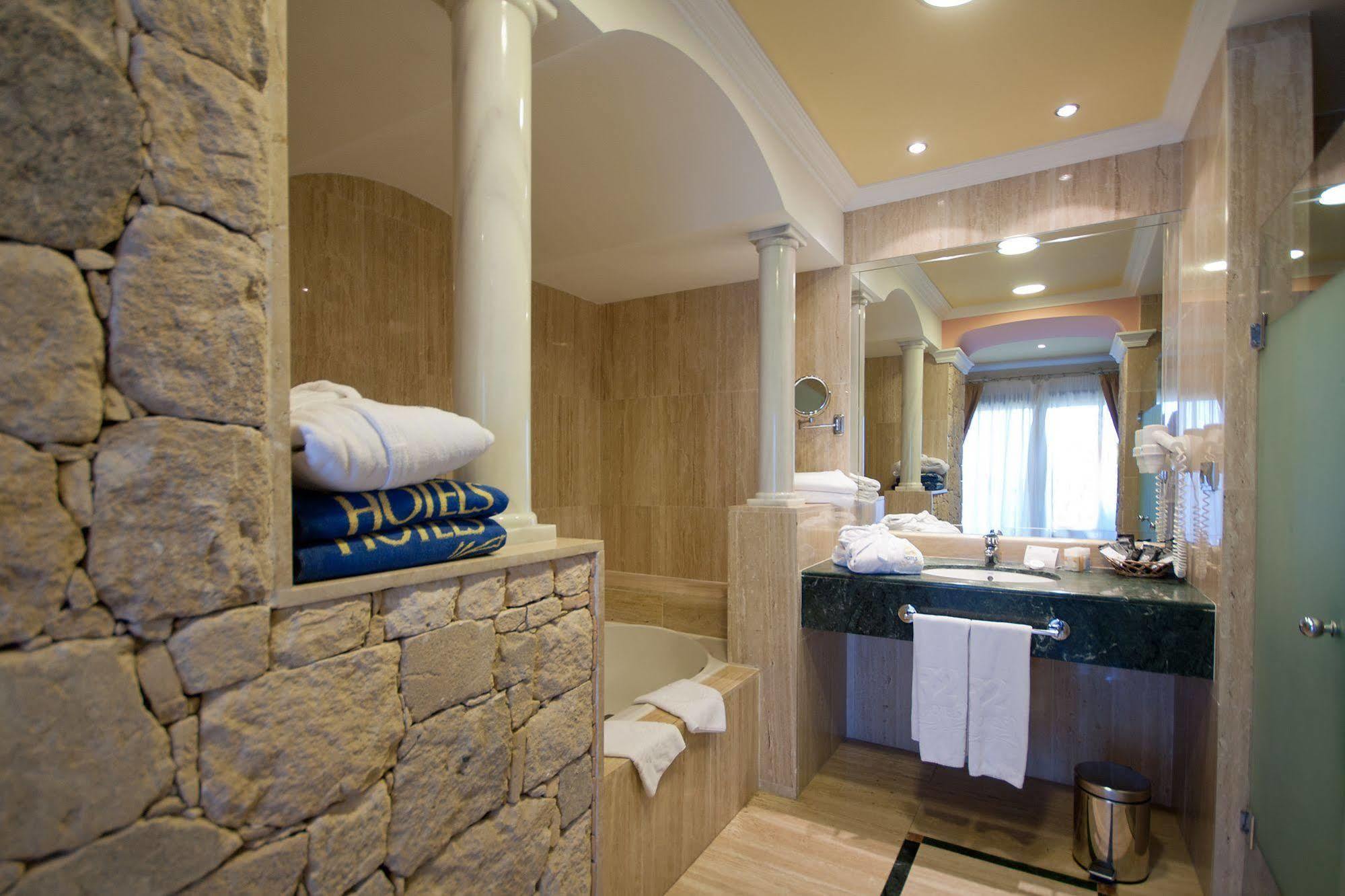 R2 Rio Calma Hotel 4*
